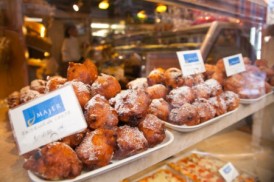 Frittelle sind das kulinarische Symbol des venezianischen Karnevals.